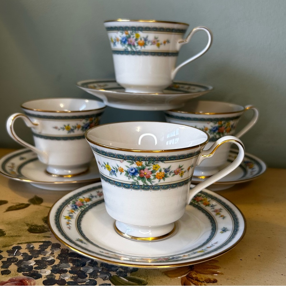 Vintage Noritake Amenity Floral Gold Trim Cups & Saucers Japan 8 PC Set
